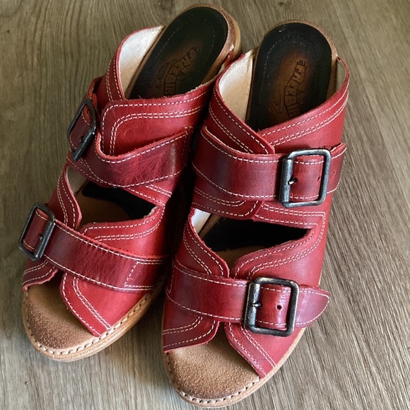 Freebird Caprice Red Leather Heeled Sandals - Picture 2 of 11